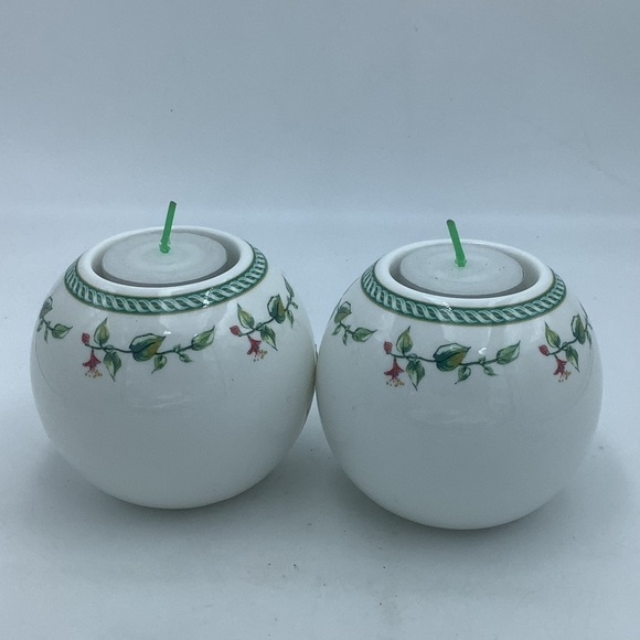 Two Kensington Palace Globe Tea Lights - Picture 2 of 11